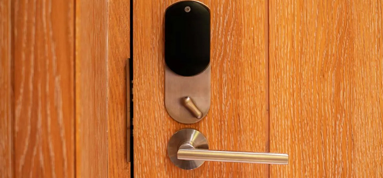 Automatic Locking Door Knob Loomis
